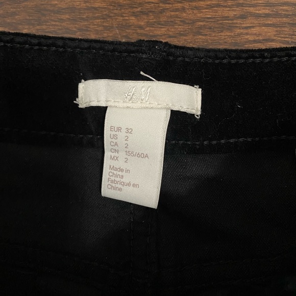 H&M Velvet skirt - Picture 2 of 2